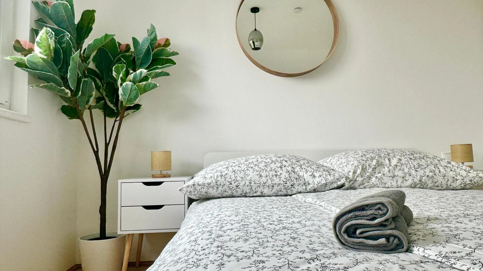 Modern Premium Apartment With Balcony Viena 0*,