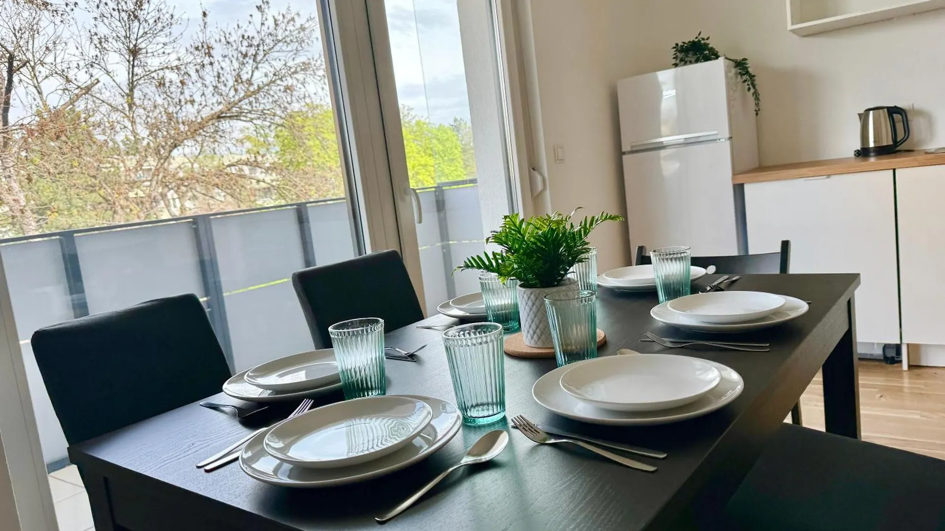 Modern Premium Apartment With Balcony Viena