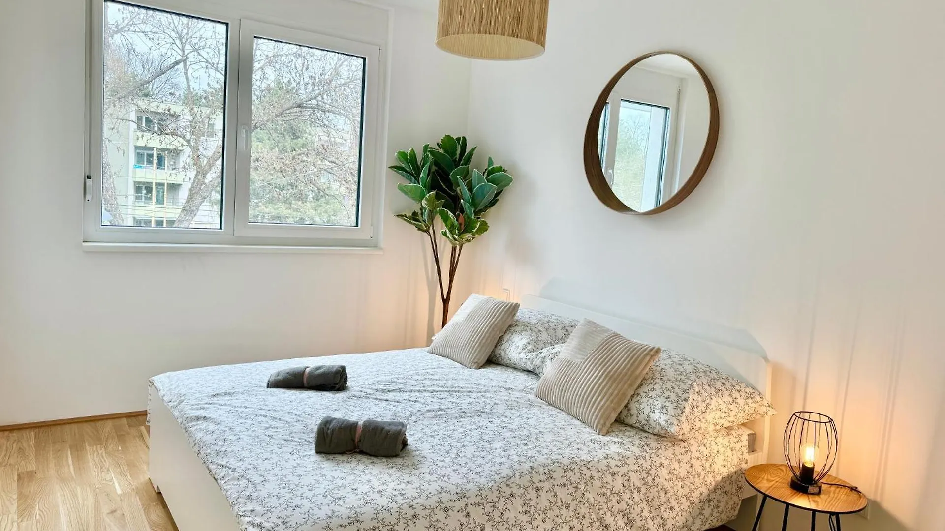 Modern Premium Apartment With Balcony Viena