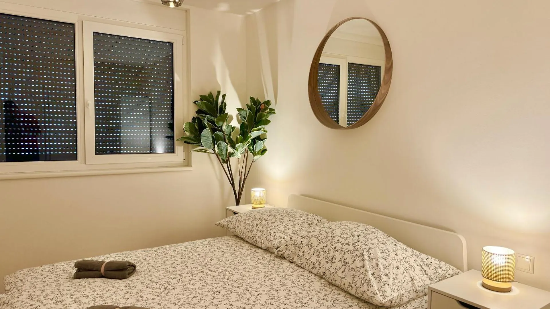 Modern Premium Apartment With Balcony Viena