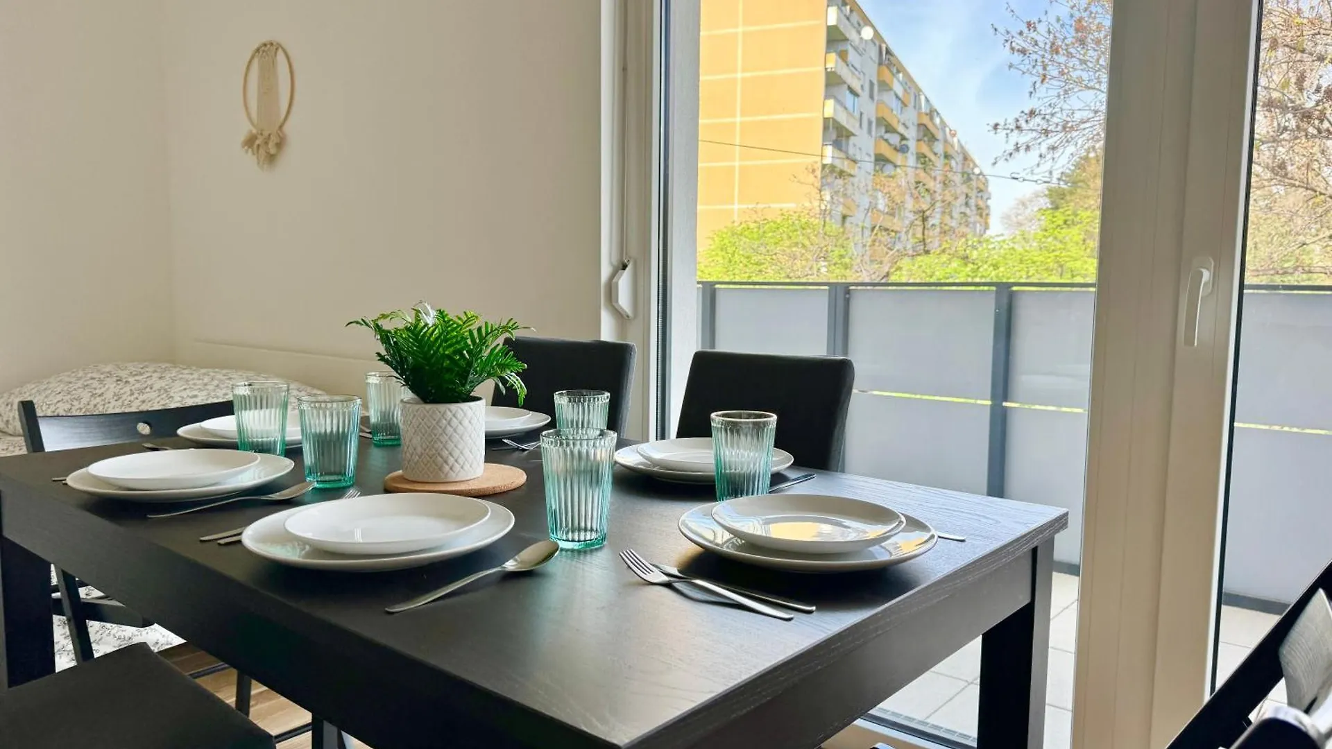 Modern Premium Apartment With Balcony Viena
