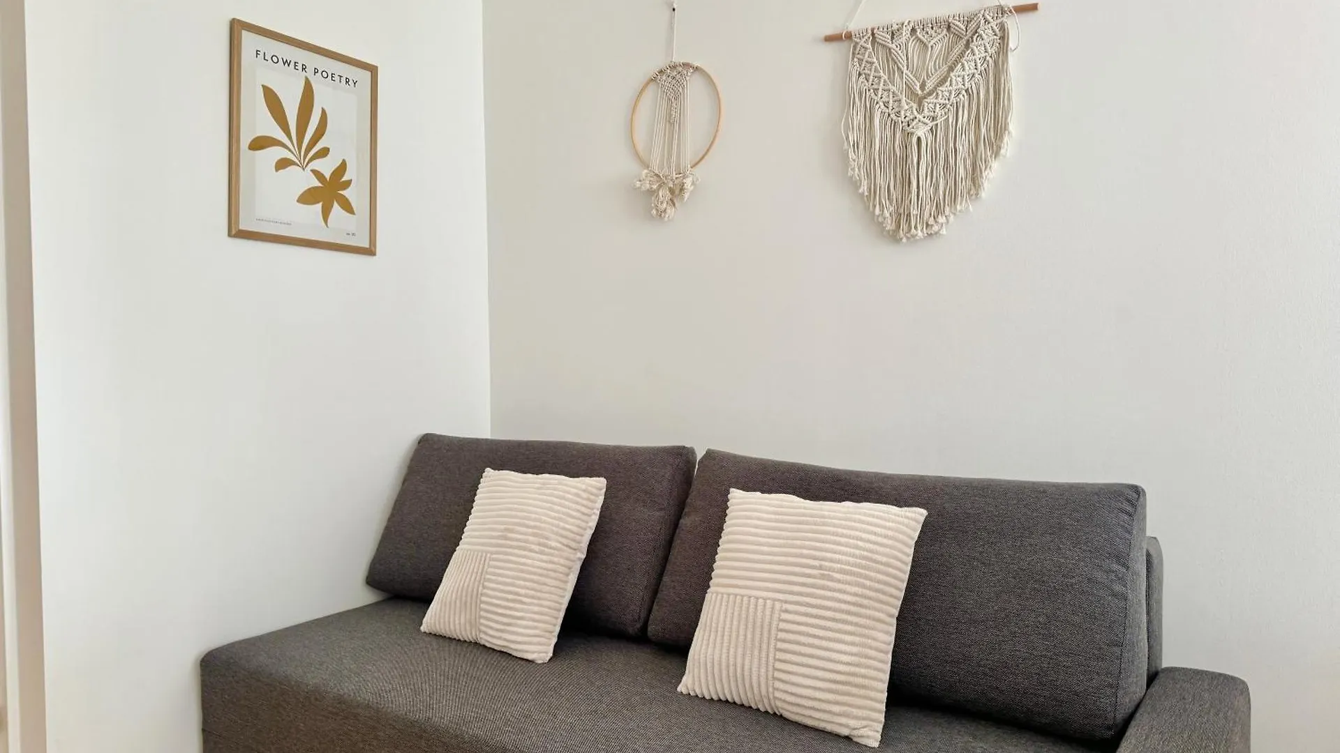 Modern Premium Apartment With Balcony Viena