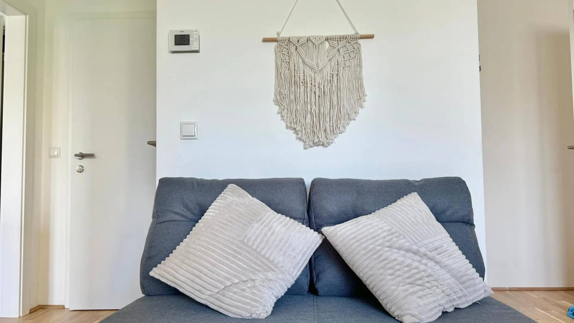 Modern Premium Apartment With Balcony Viena