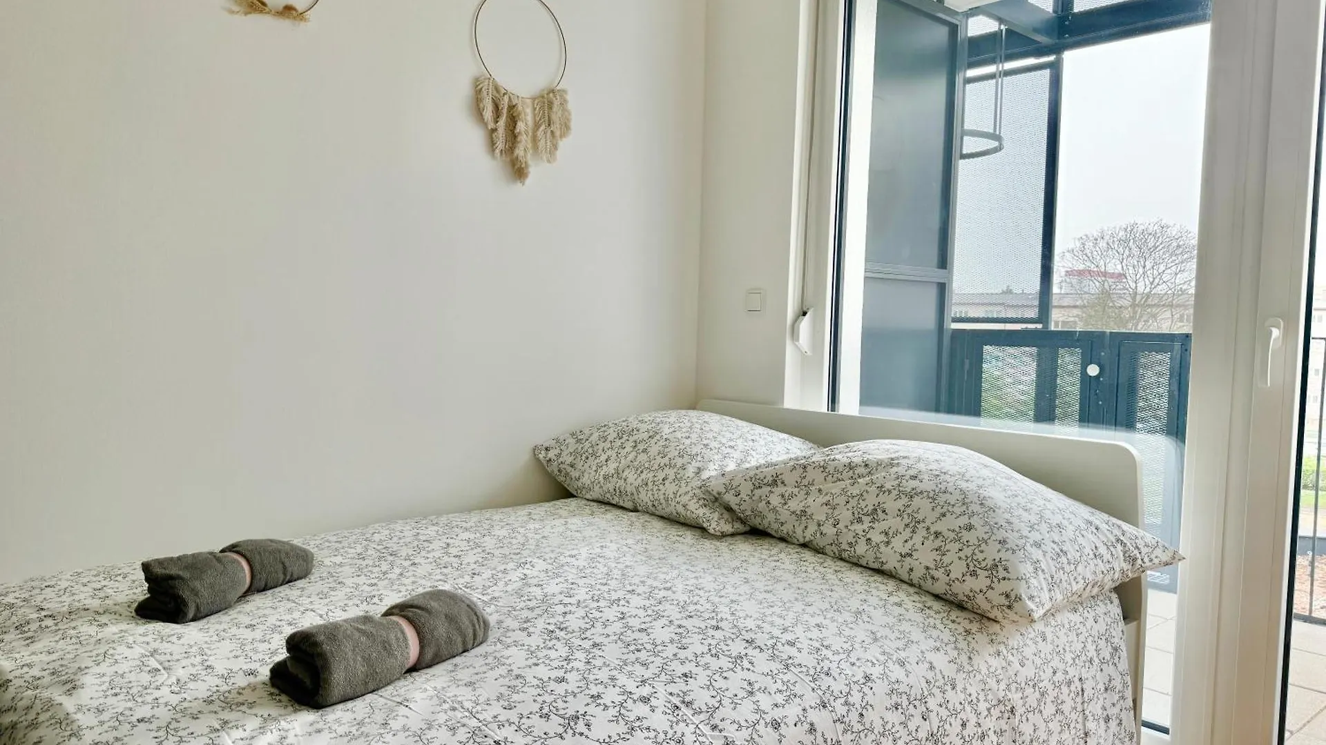 Modern Premium Apartment With Balcony Viena