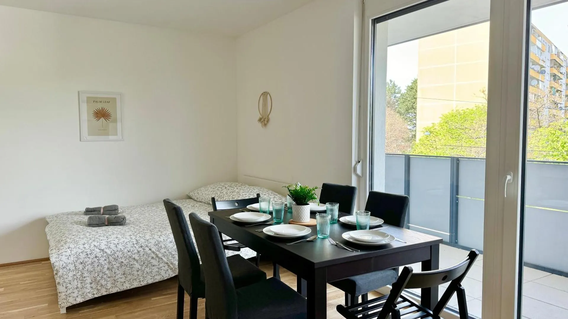 Modern Premium Apartment With Balcony Viena