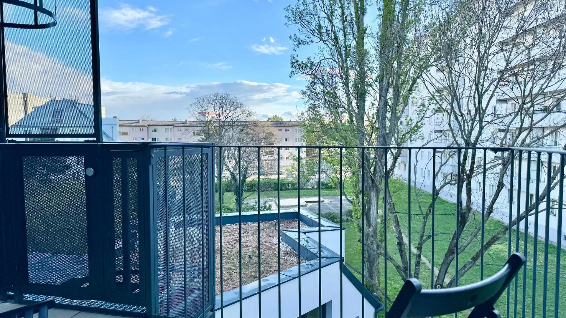 Modern Premium Apartment With Balcony Viena